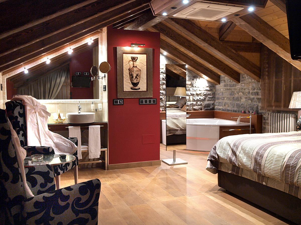 Aparta-Hotel Puertolas Escuer ภายนอก รูปภาพ