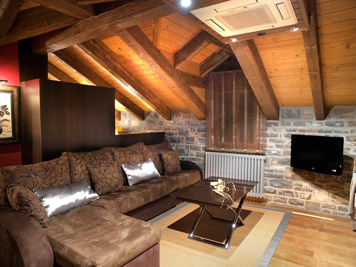 Aparta-Hotel Puertolas Escuer ภายนอก รูปภาพ