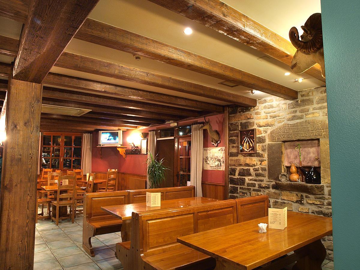 Aparta-Hotel Puertolas Escuer ภายนอก รูปภาพ