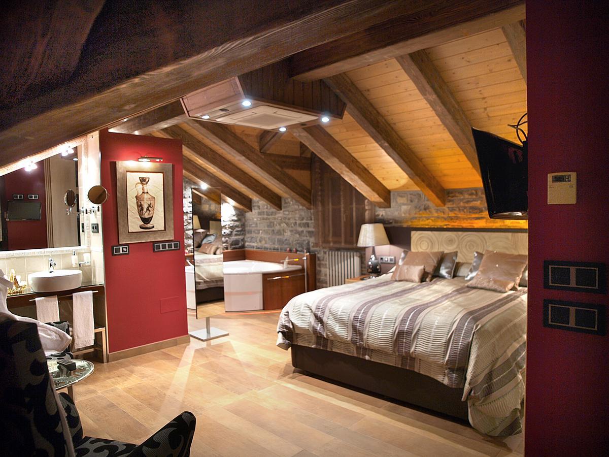 Aparta-Hotel Puertolas Escuer ภายนอก รูปภาพ