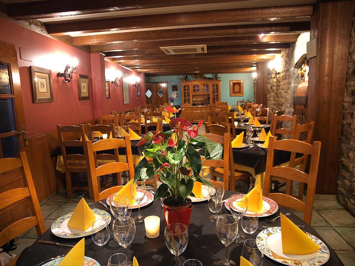 Aparta-Hotel Puertolas Escuer ภายนอก รูปภาพ
