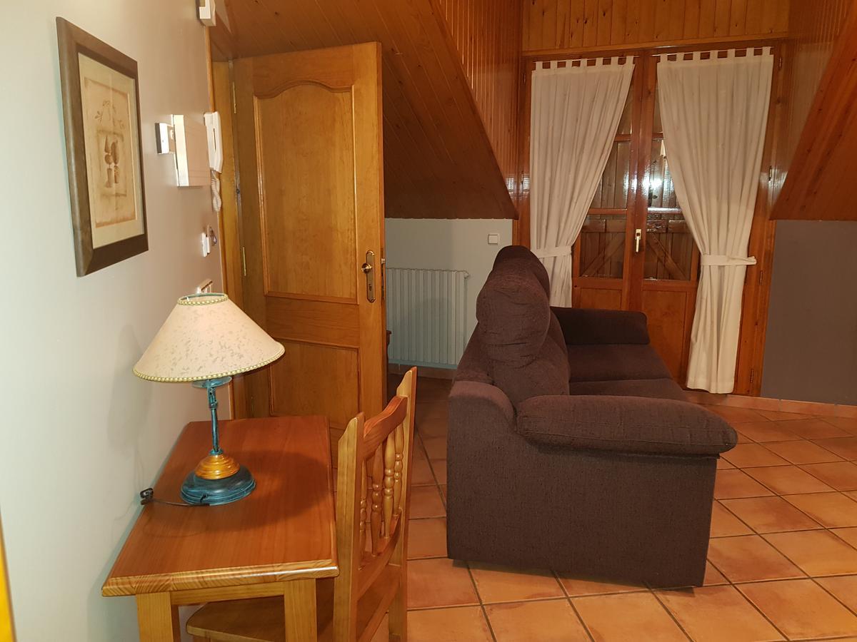 Aparta-Hotel Puertolas Escuer ภายนอก รูปภาพ