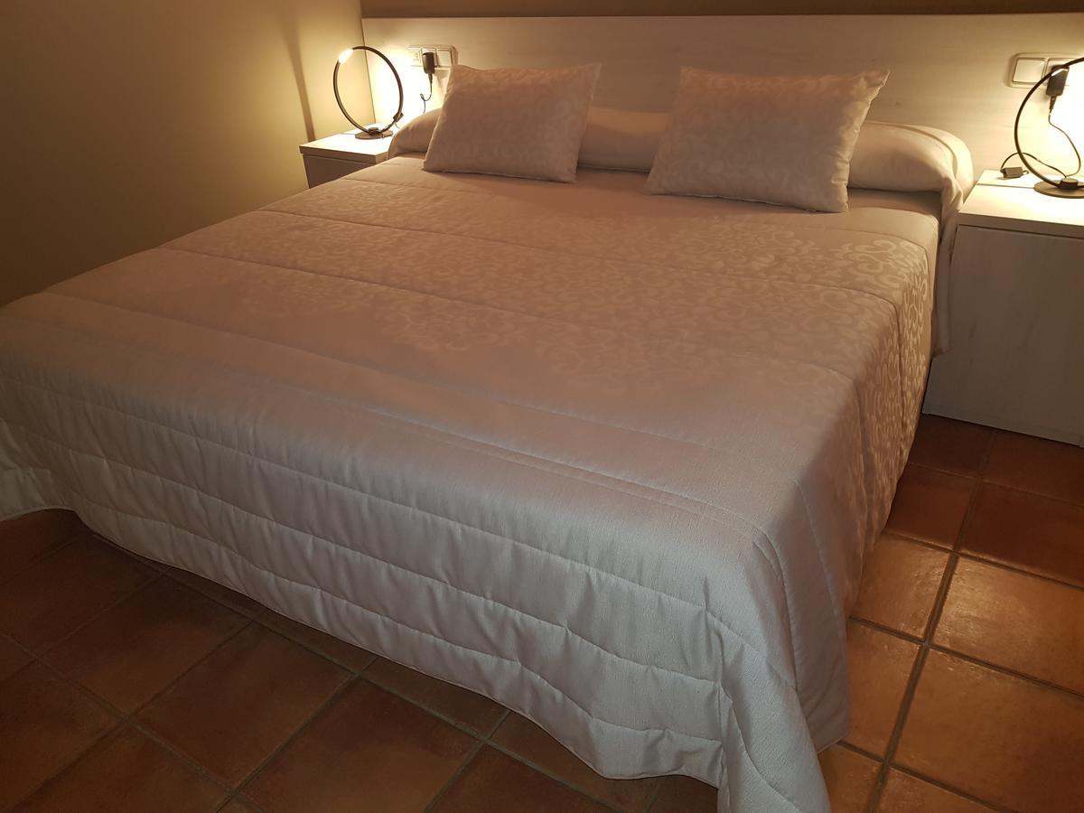 Aparta-Hotel Puertolas Escuer ภายนอก รูปภาพ