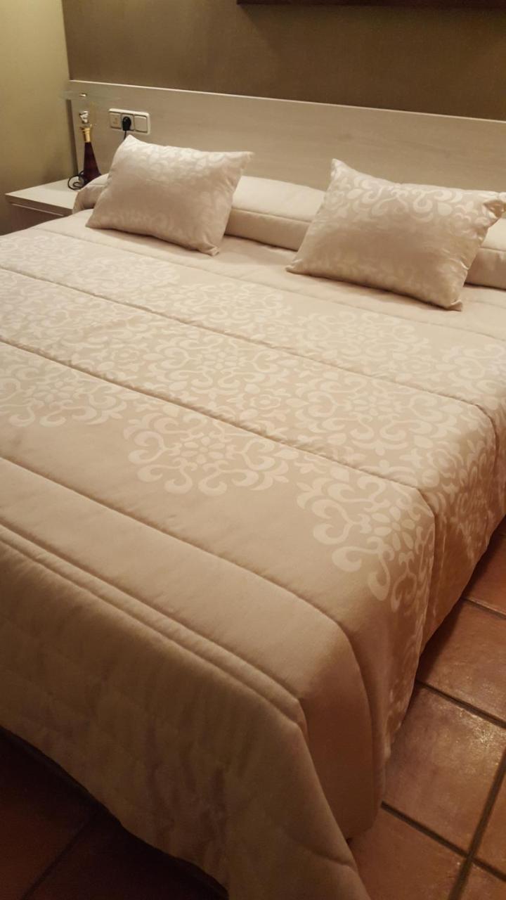Aparta-Hotel Puertolas Escuer ภายนอก รูปภาพ
